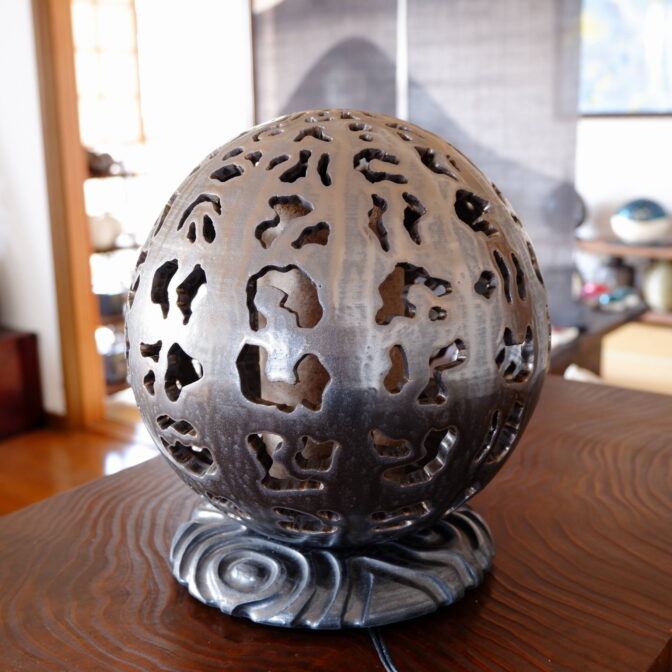 黒金彩絵格子芭蕉紙インテリアランプ