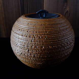 【SALE】黄土窯変裂紋水指1