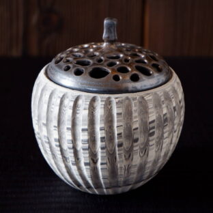 黒白練り込み鎬香炉３