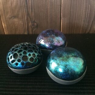 黒土漆塗り香立て