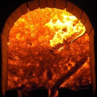 個人陶芸家として300万円の収入を得るには