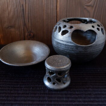 ミニ火鉢＆ウォーマー＆アロマポット　燻し鉄黒１