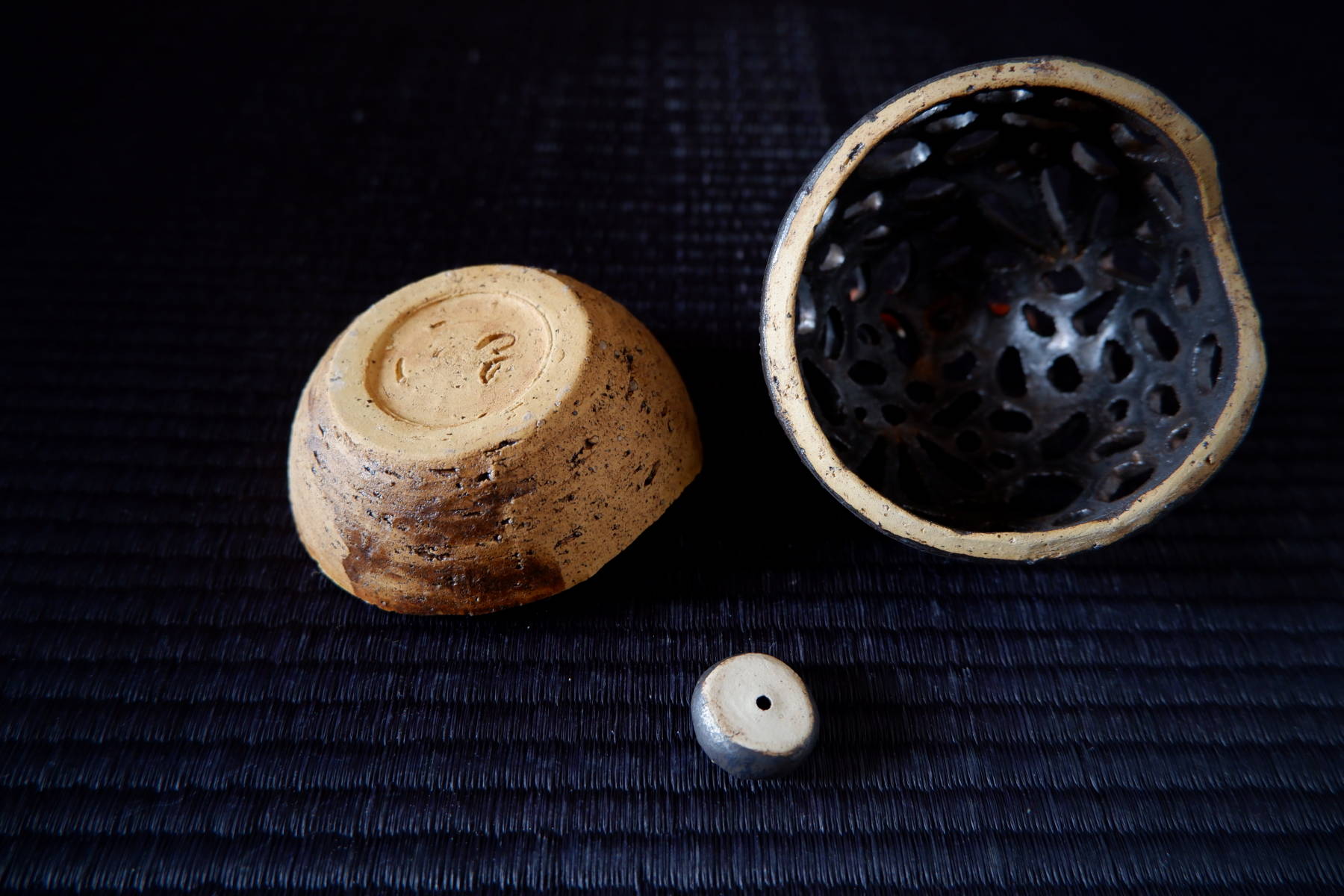 珊瑚土透かし彫り香立て・ポプリケース２ 香炉 やちむん 沖縄 | 陶器の