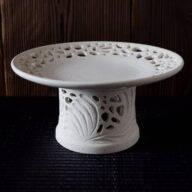 珊瑚土透かし彫り飾り台・飾り皿１　やちむん　沖縄