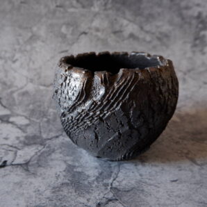 3.5号黒金彩捻り裂紋鉢478　多肉植物　盆栽　植木鉢　作家鉢　鉢皿　沖縄