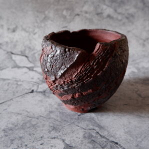 3.5号黒化粧捻り裂紋赤鉢500　多肉植物　盆栽　植木鉢　作家鉢　鉢皿　沖縄
