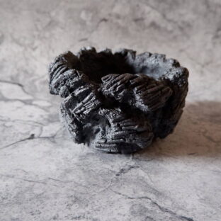 3.5号窯変黒裂紋鉢937　塊根植物　多肉植物　アガベ　グラキリス　パキプス　盆栽　植木鉢　作家鉢　鉢皿　沖縄