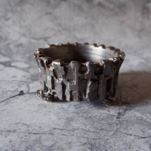 3号燻し金彩三脚浅鉢027　塊根植物　多肉植物　アガベ　グラキリス　パキプス　盆栽　植木鉢　作家鉢　鉢皿　沖縄