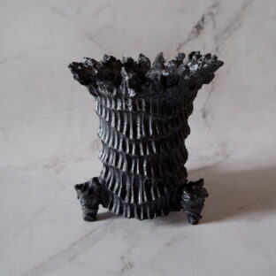 3号鉄砂黒三脚鉢074 万年青 塊根植物 多肉植物 アガベ グラキリス パキプス 万年青 盆栽 植木鉢 作家鉢