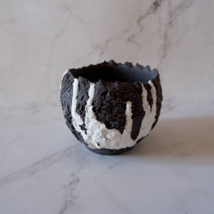 3.5号貫入白化粧捻り裂紋黒鉢240 塊根植物 多肉植物 アガベ 盆栽 植木鉢 作家鉢