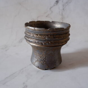 4号燻し金彩線彫り裂紋鉢258 塊根植物 多肉植物 アガベ 盆栽 植木鉢 作家鉢