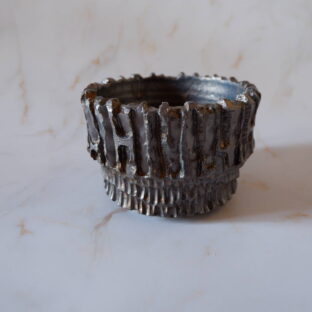 4.5号燻し金彩鉢329　塊根植物　多肉植物　アガベ　盆栽　植木鉢　作家鉢　鉢皿　沖縄