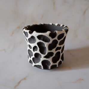 4号黒化粧墨流し砂岩鉢378　塊根植物　多肉植物　アガベ　盆栽　植木鉢　作家鉢　鉢皿　沖縄