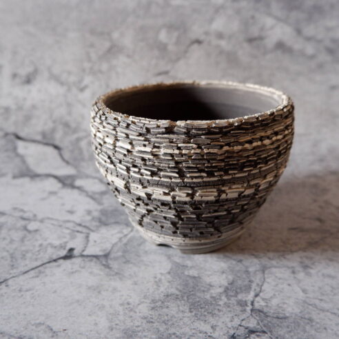 4号黒白練込み裂紋鉢391　塊根植物　多肉植物　アガベ　盆栽　植木鉢　作家鉢　鉢台　沖縄