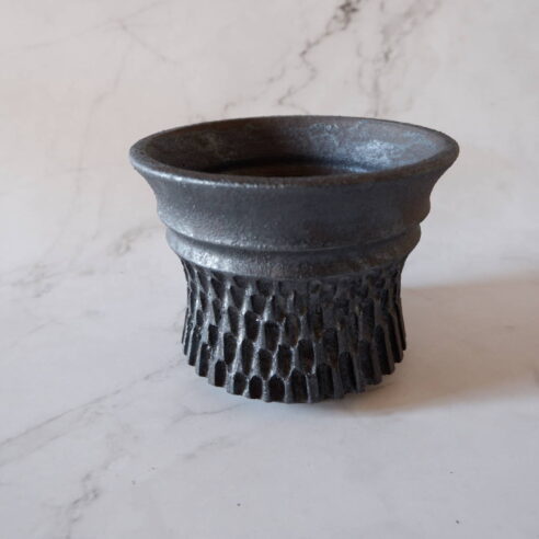 5号窯変黒鉢447　塊根植物　多肉植物　アガベ　盆栽　植木鉢　作家鉢　鉢台　沖縄