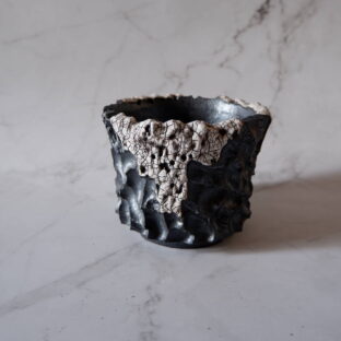 4号貫入白化粧黒鉢510　塊根植物　多肉植物　アガベ　盆栽　植木鉢　作家鉢　鉢台　沖縄